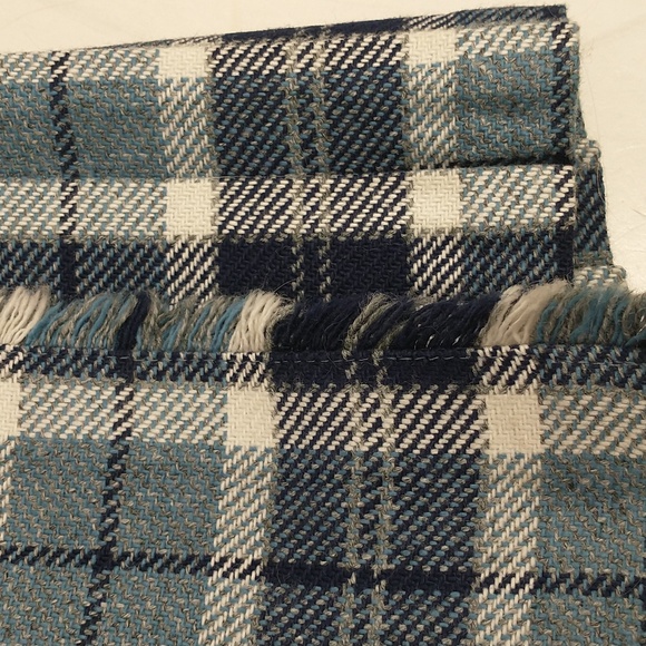 Scottish Wool Kilt Wrap Skirt 100% Wool High Quality Traditional Tartan Blues - Picture 11 of 11